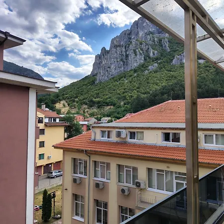 アパート светли